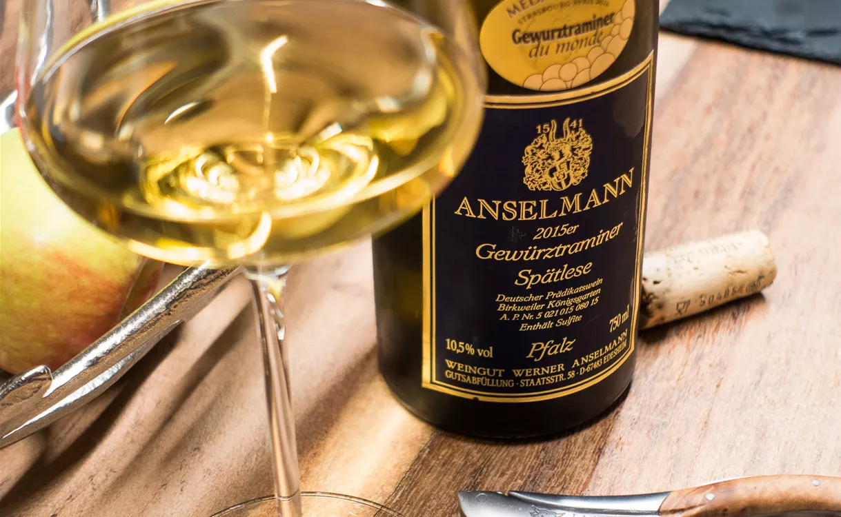 weingut-anselmann-gewuerztraminer-spaetlese-2015-1900x1200.jpg